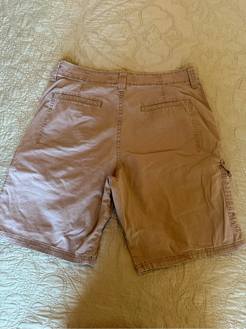 *Sold* Wrangler Authentics Men’s Khaki Cargo Shorts 32 Utility Y2K Gorpcore